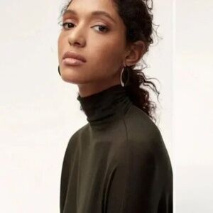 Babaton Stretchy Turtle Neck - Olive Green